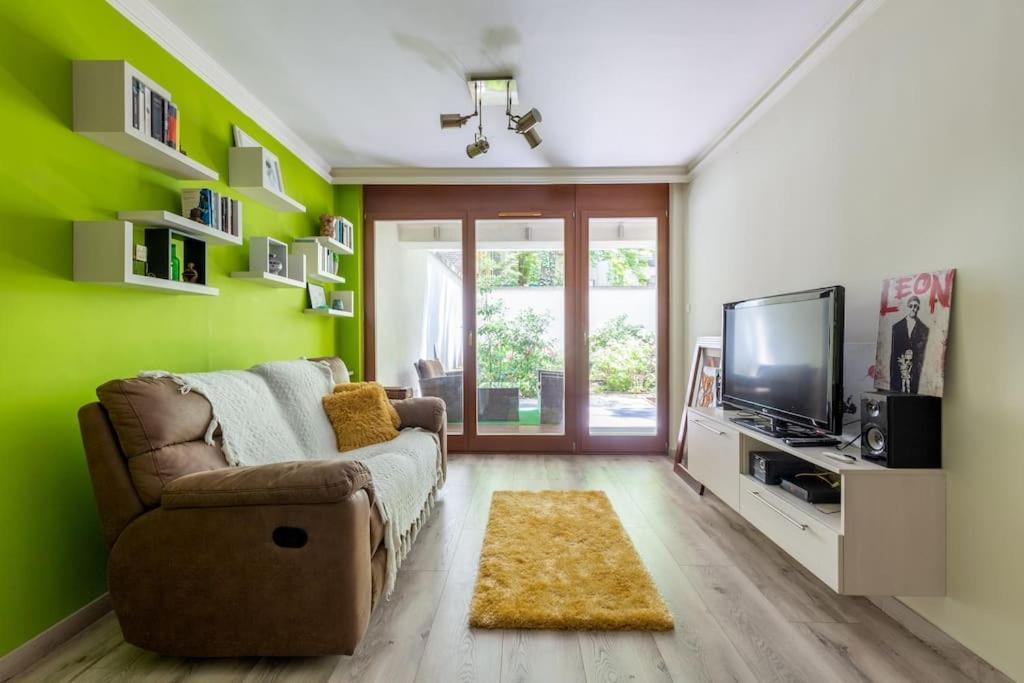 Apartmán Charming With Quiet Garden In Downtown